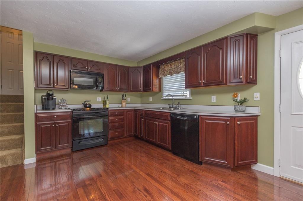 126 Temple Road Monaca, PA 15061 - Photo 4 of 22 Another view of the kitchen.....