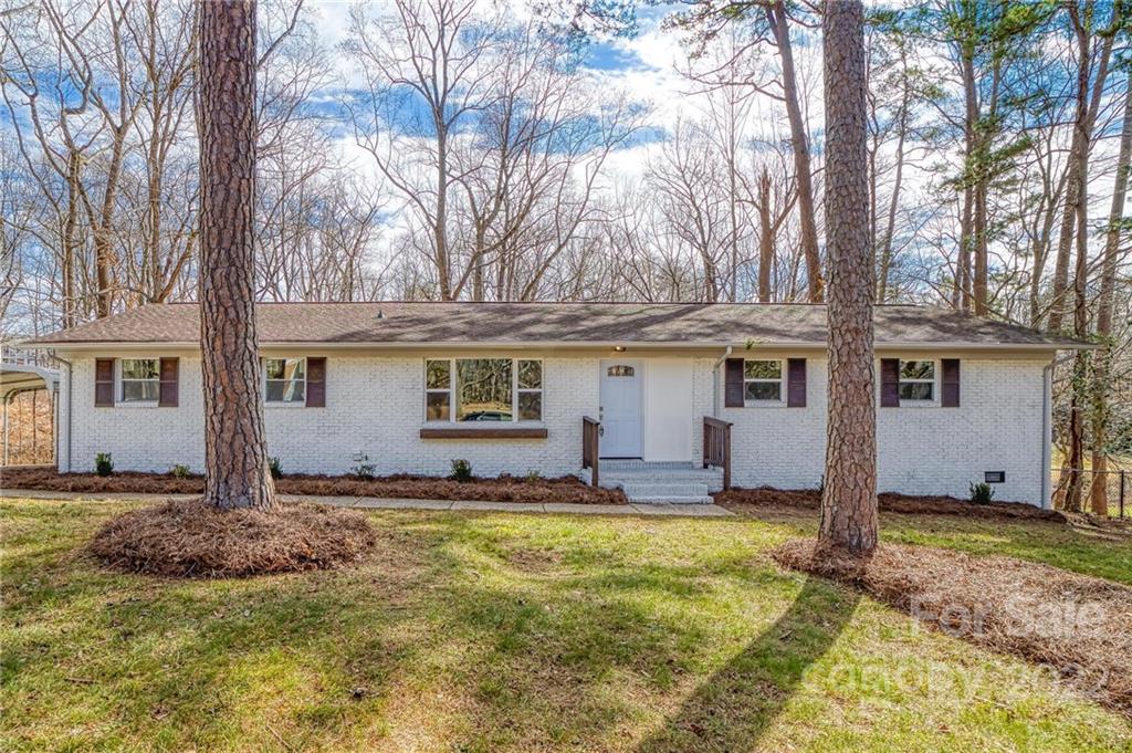 8111 Larkhaven Road Charlotte, NC 28216 - Photo 1 of 26 Gallery Image 1
