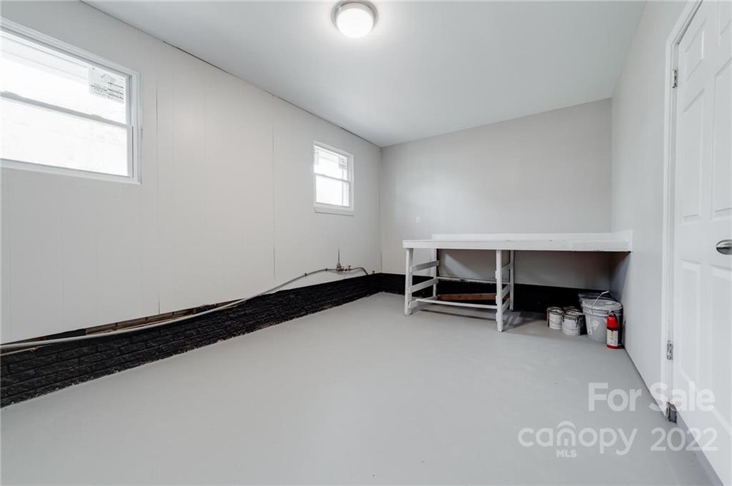 8111 Larkhaven Road Charlotte, NC 28216 - Photo 12 of 26 Gallery Image 12
