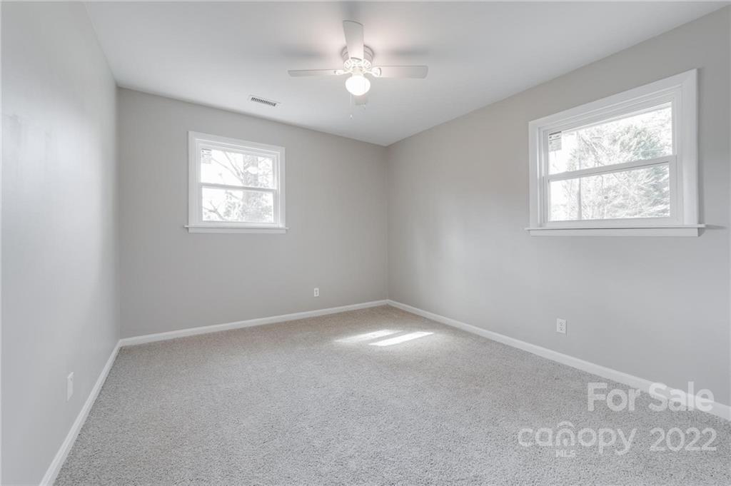 8111 Larkhaven Road Charlotte, NC 28216 - Photo 16 of 26 Gallery Image 16