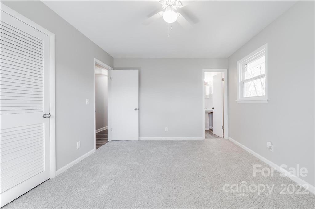 8111 Larkhaven Road Charlotte, NC 28216 - Photo 19 of 26 Gallery Image 19