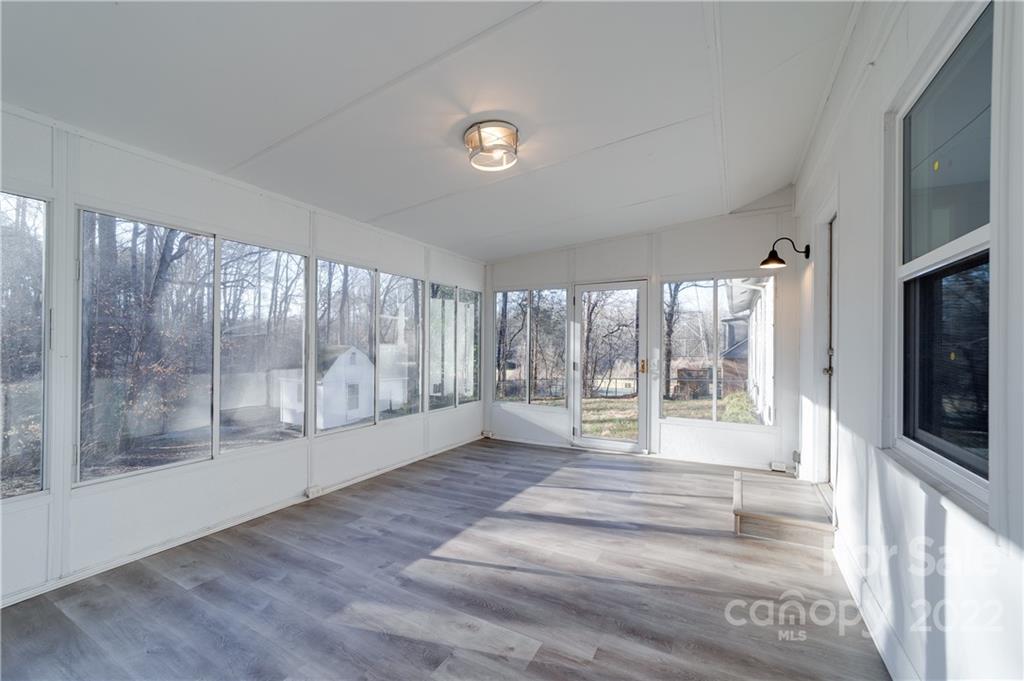 8111 Larkhaven Road Charlotte, NC 28216 - Photo 21 of 26 Gallery Image 21