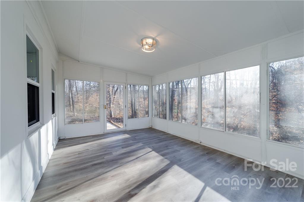 8111 Larkhaven Road Charlotte, NC 28216 - Photo 22 of 26 Gallery Image 22