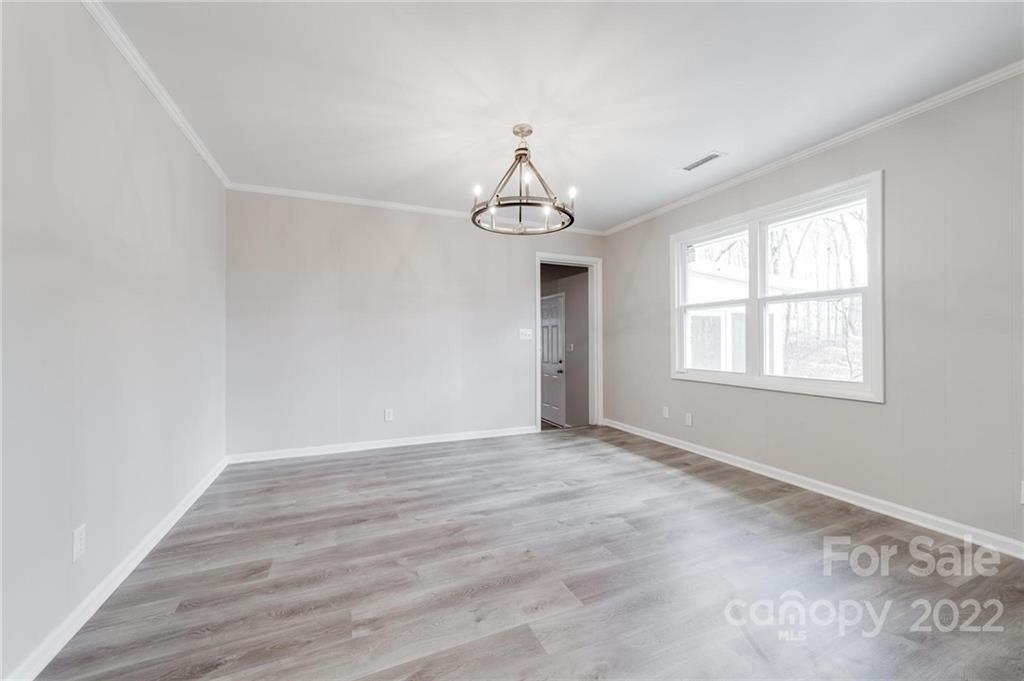 8111 Larkhaven Road Charlotte, NC 28216 - Photo 9 of 26 Gallery Image 9