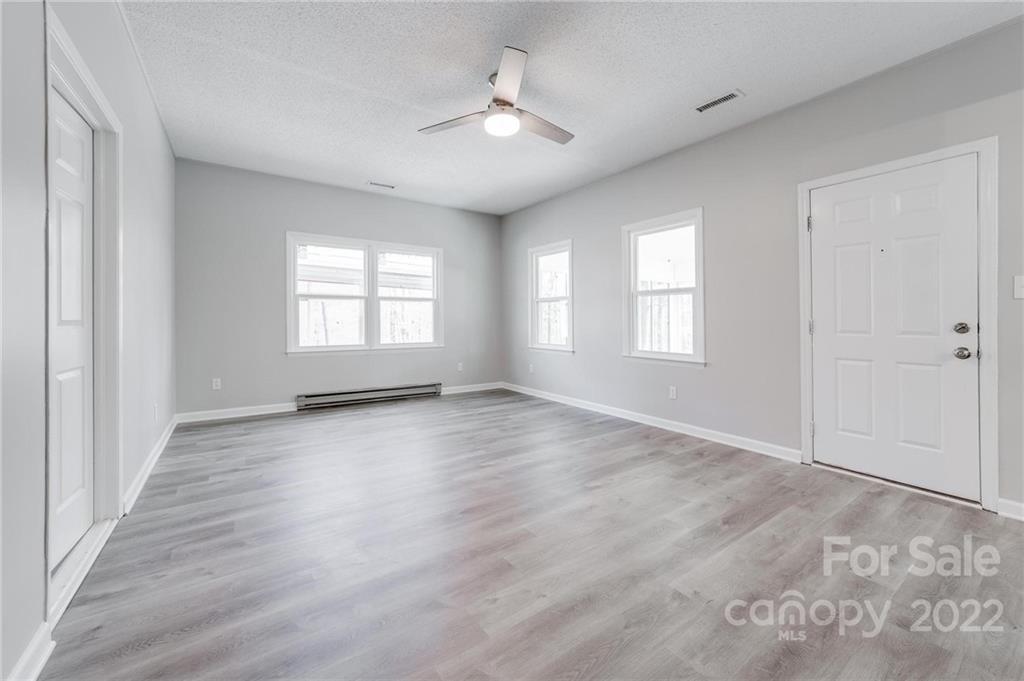 8111 Larkhaven Road Charlotte, NC 28216 - Photo 10 of 26 Gallery Image 10