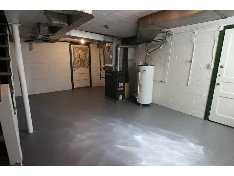 983 Agnew Road Baldwin, PA 15227 - Photo 20 of 23 Basement/Game Room.