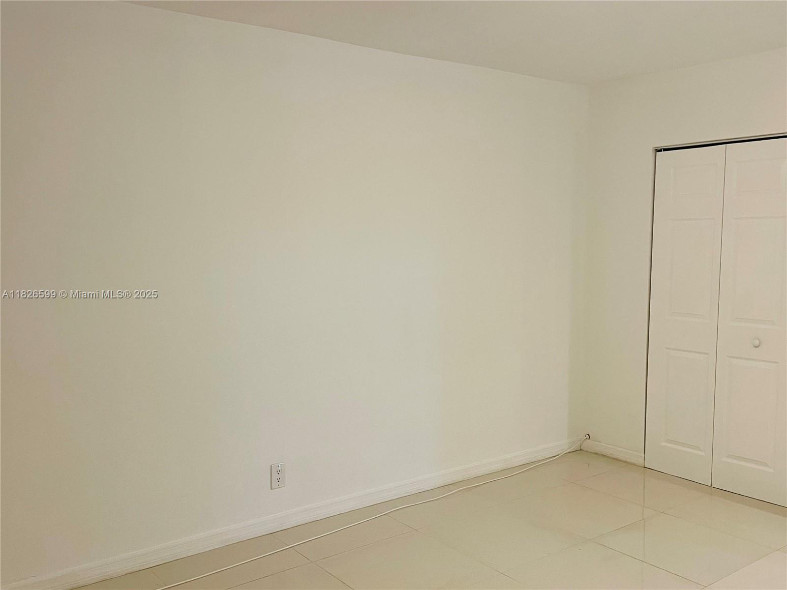 180 Northeast 12th Avenue, Unit 11E Hallandale Beach, FL 33009 - Photo 14 of 22 a view of small space