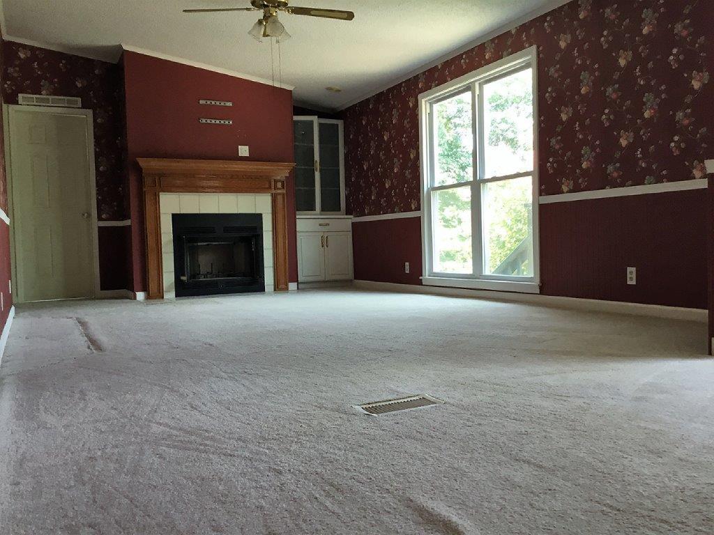 1239 Dutch Valley Road Clinton, TN 37716 - Photo 3 of 18 3 liv room (2)