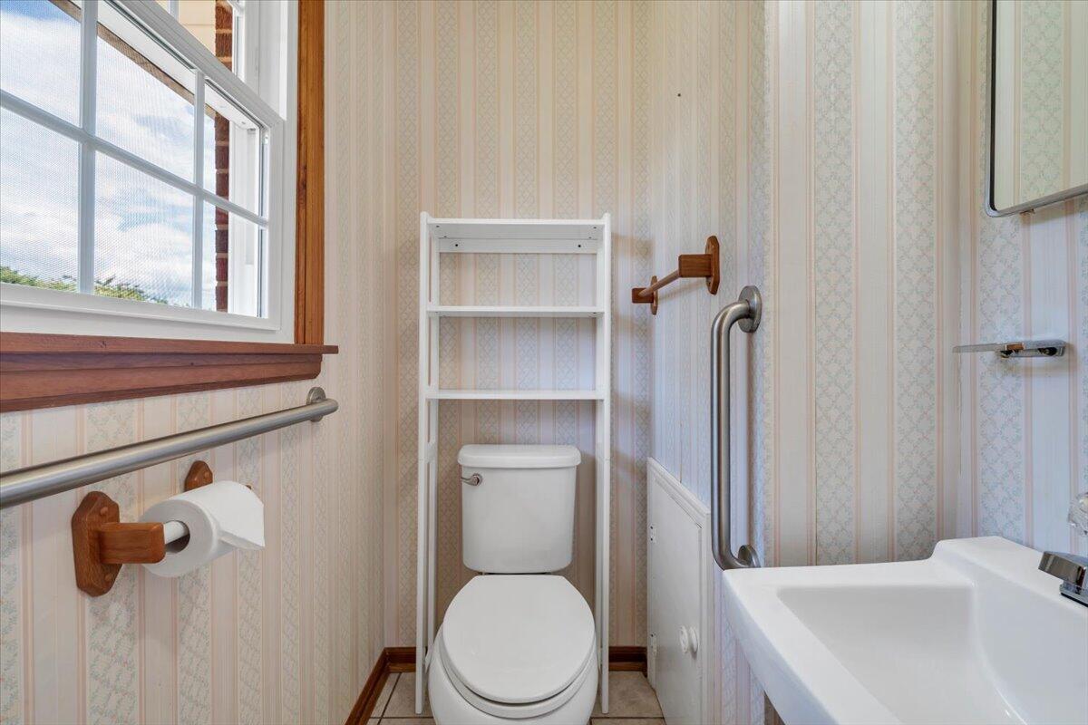 409 Decatur Circle Salem, VA 24153 - Photo 18 of 47 18-MIB06330