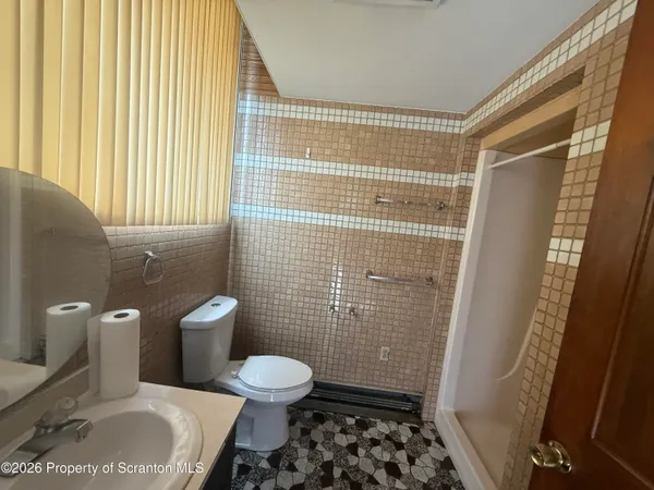 $975 | 1301 Main Street, Unit 1, Dickson City, PA 18519