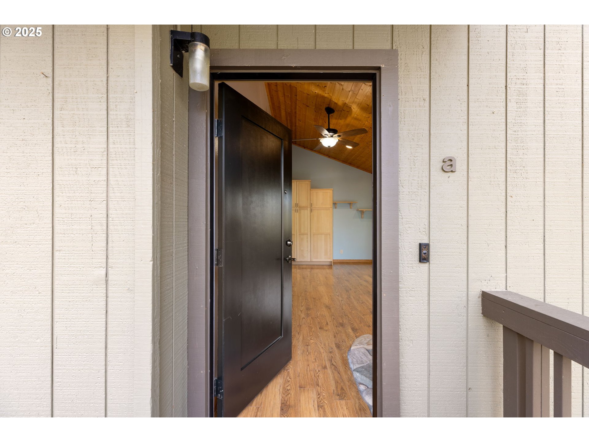 7734 Southwest Barnes Road, Unit A Portland, OR 97225 - Photo 3 of 37 Entrance/Foyer