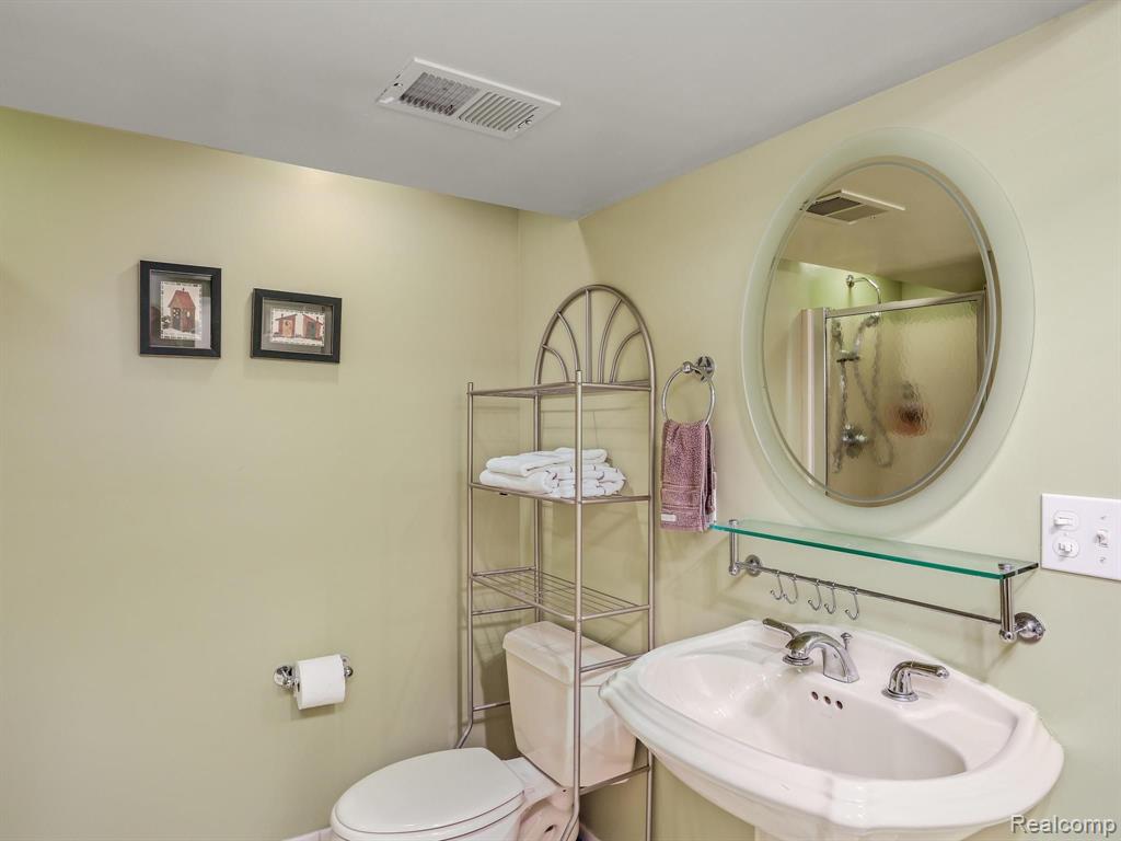 1861 Beaver Creek Drive Rochester, MI 48307 - Photo 39 of 46