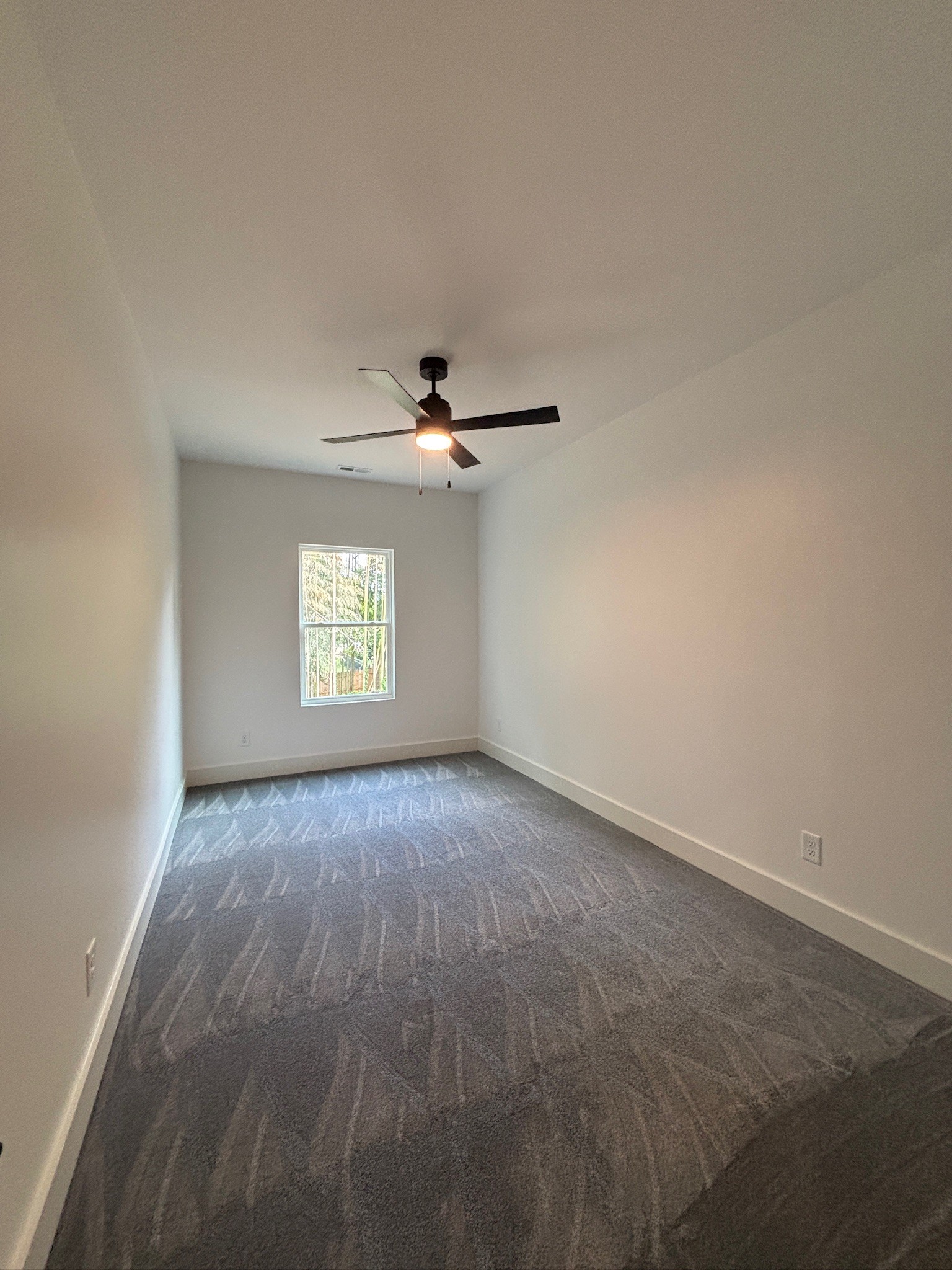 418 B Hadleys Bend Boulevard Old Hickory, TN 37138 - Photo 15 of 33 an empty room that has a window