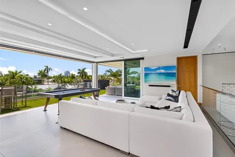 $19,750,000 | 650 Royal Plaza Drive, Fort Lauderdale, FL 33301