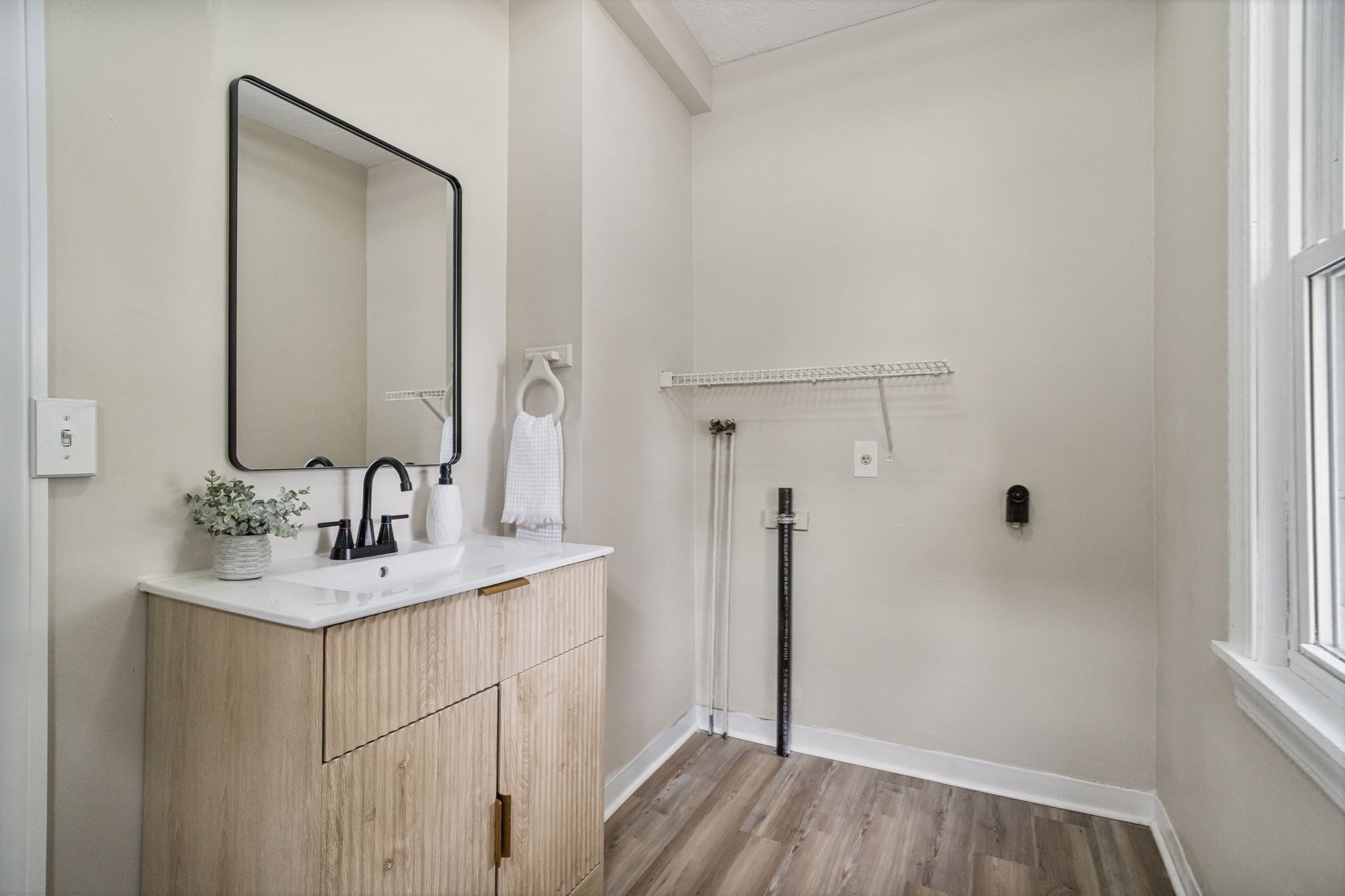 615 White Street Springfield, MA 01108 - Photo 22 of 42 Gallery Image 22