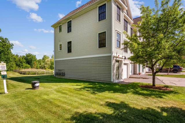 $2,650 | 41 Village Drive, Unit 41, Meredith, NH 03253