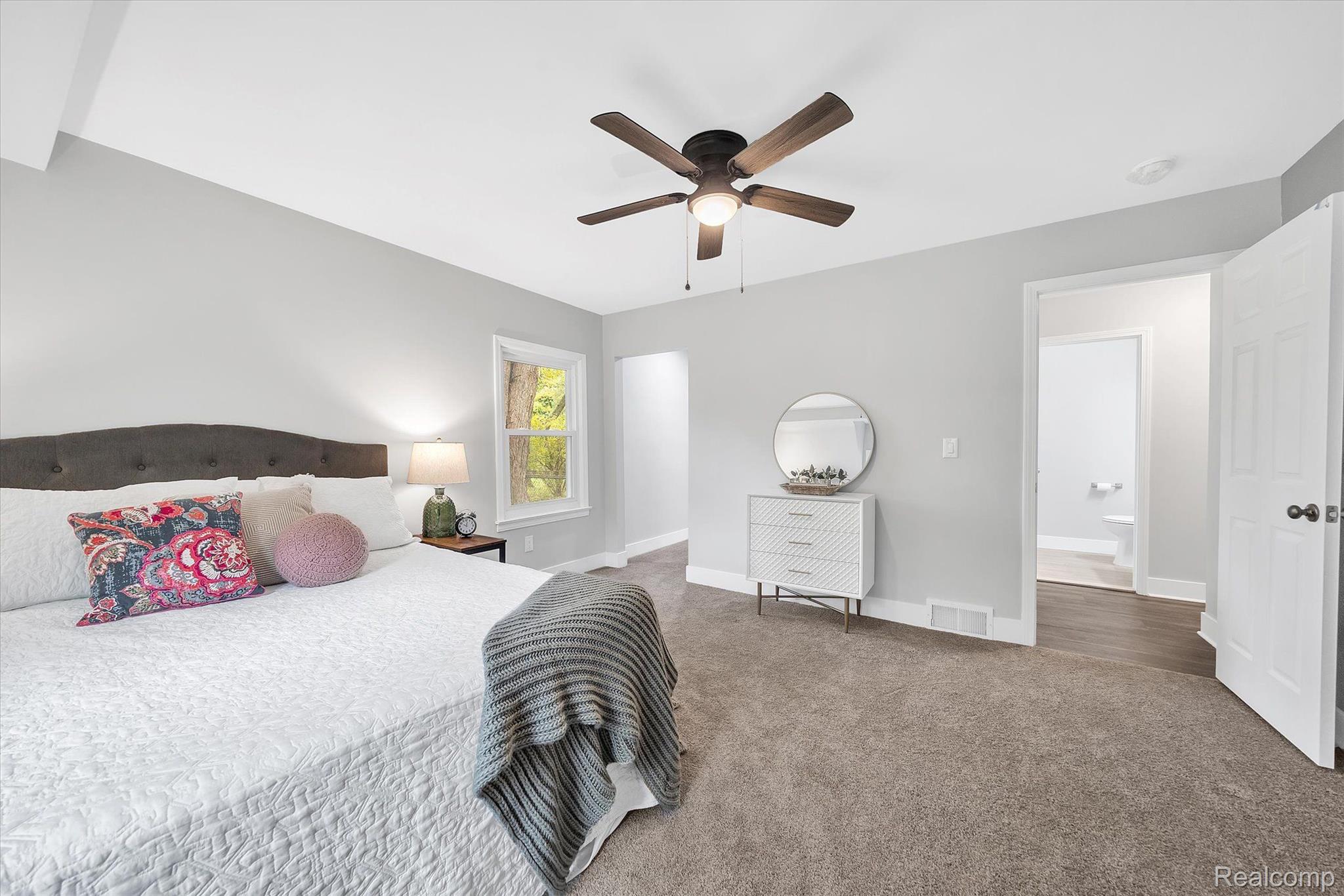 810 Pleasant Ridge Lake Orion, MI 48362 - Photo 19 of 41 Gallery Image 19