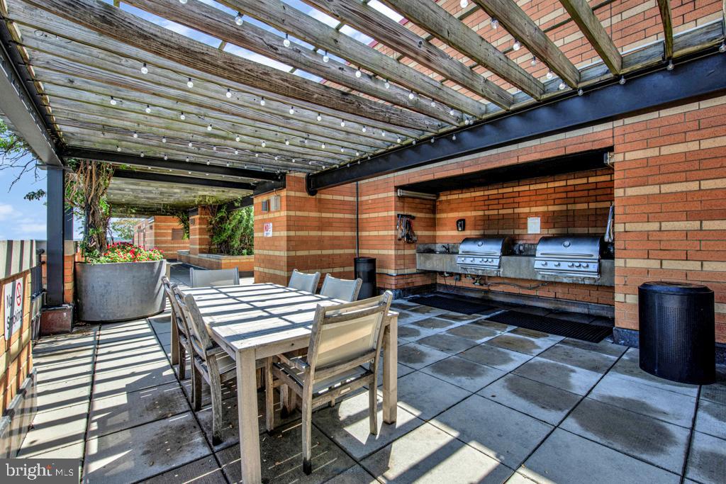 400 Massachusetts Avenue Northwest, Unit 1322 Washington, DC 20001 - Photo 35 of 37