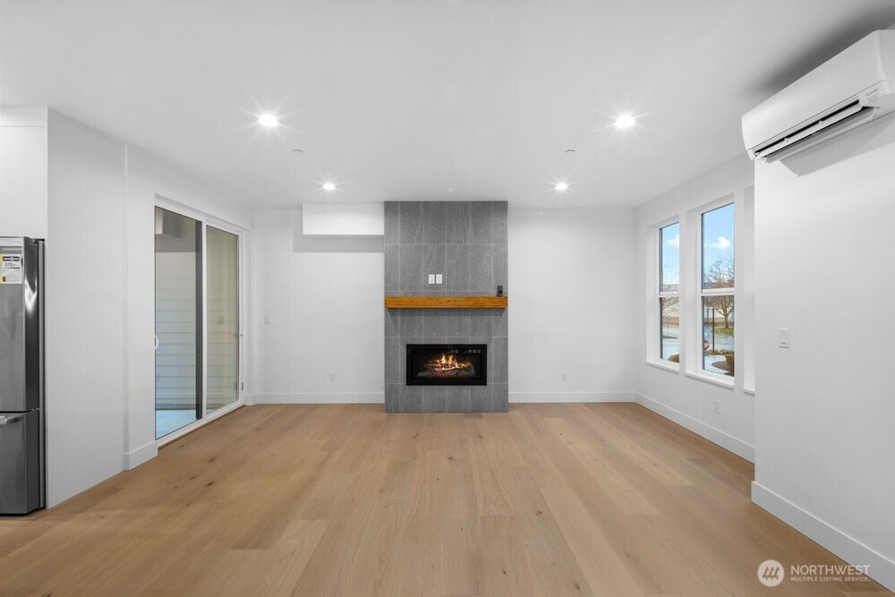 695 Northwest Locust Street Issaquah, WA 98027 - Photo 15 of 28