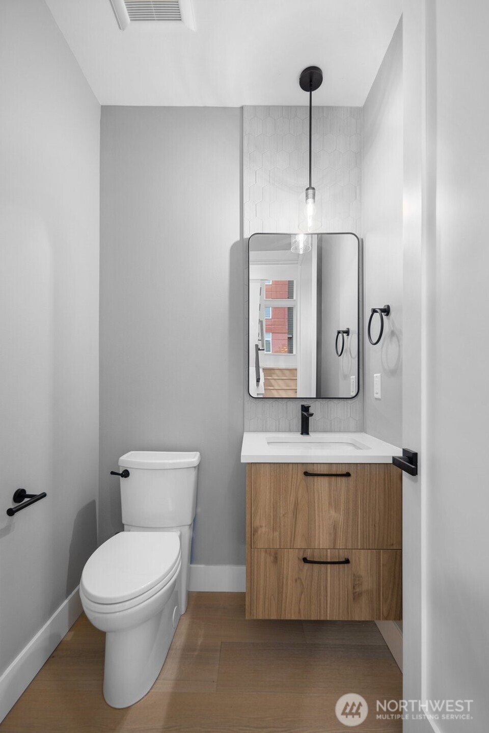 695 Northwest Locust Street Issaquah, WA 98027 - Photo 16 of 28