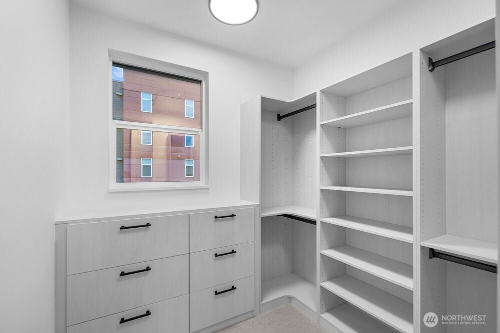 695 Northwest Locust Street Issaquah, WA 98027 - Photo 23 of 28