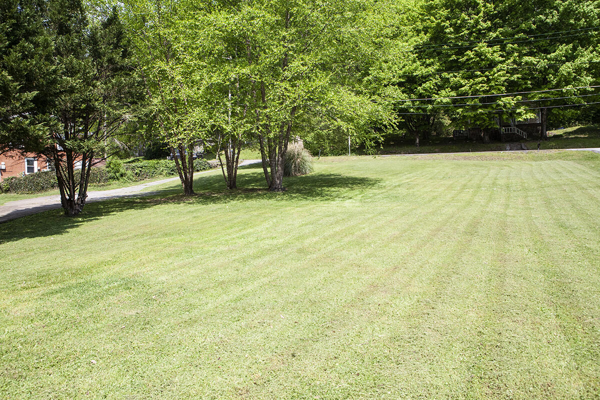 4021 McCahill Road Chattanooga, TN 37415 - Photo 10 of 27 IMG_0398