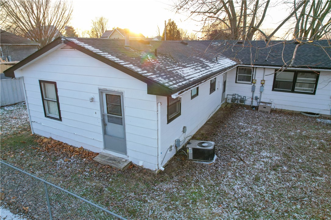 1 North 3rd Street Ridge Farm, IL 61870 - Photo 4 of 23