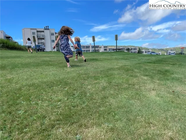 $237,500 | 301 Pinnacle Inn Road, Unit 3320, Beech Mountain, NC 28604