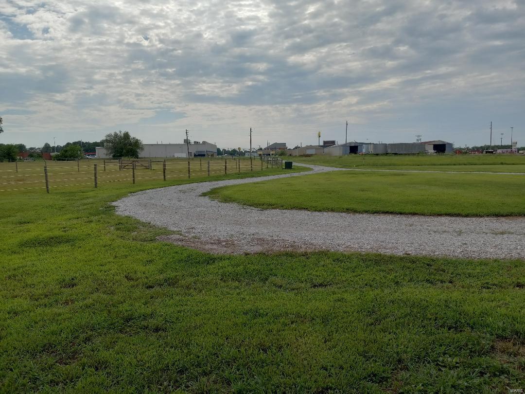 151 West Doc Lin Drive Sparta, IL 62286 - Photo 4 of 13