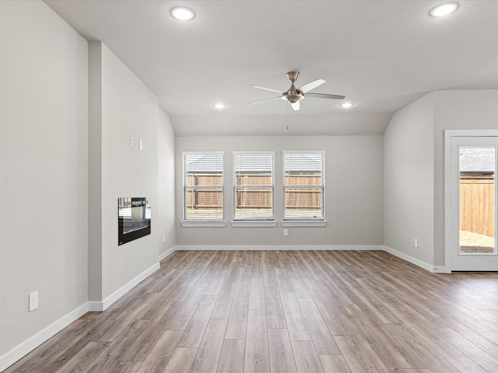 643 Olympic Way Red Oak, TX 75154 - Photo 11 of 32