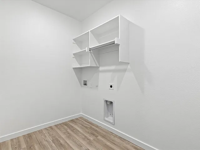 $2,350 | 643 Olympic Way, Red Oak, TX 75154