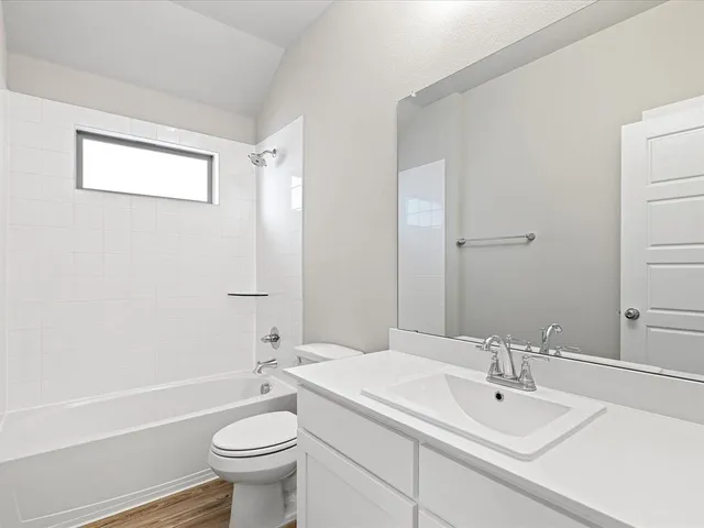 $2,350 | 643 Olympic Way, Red Oak, TX 75154