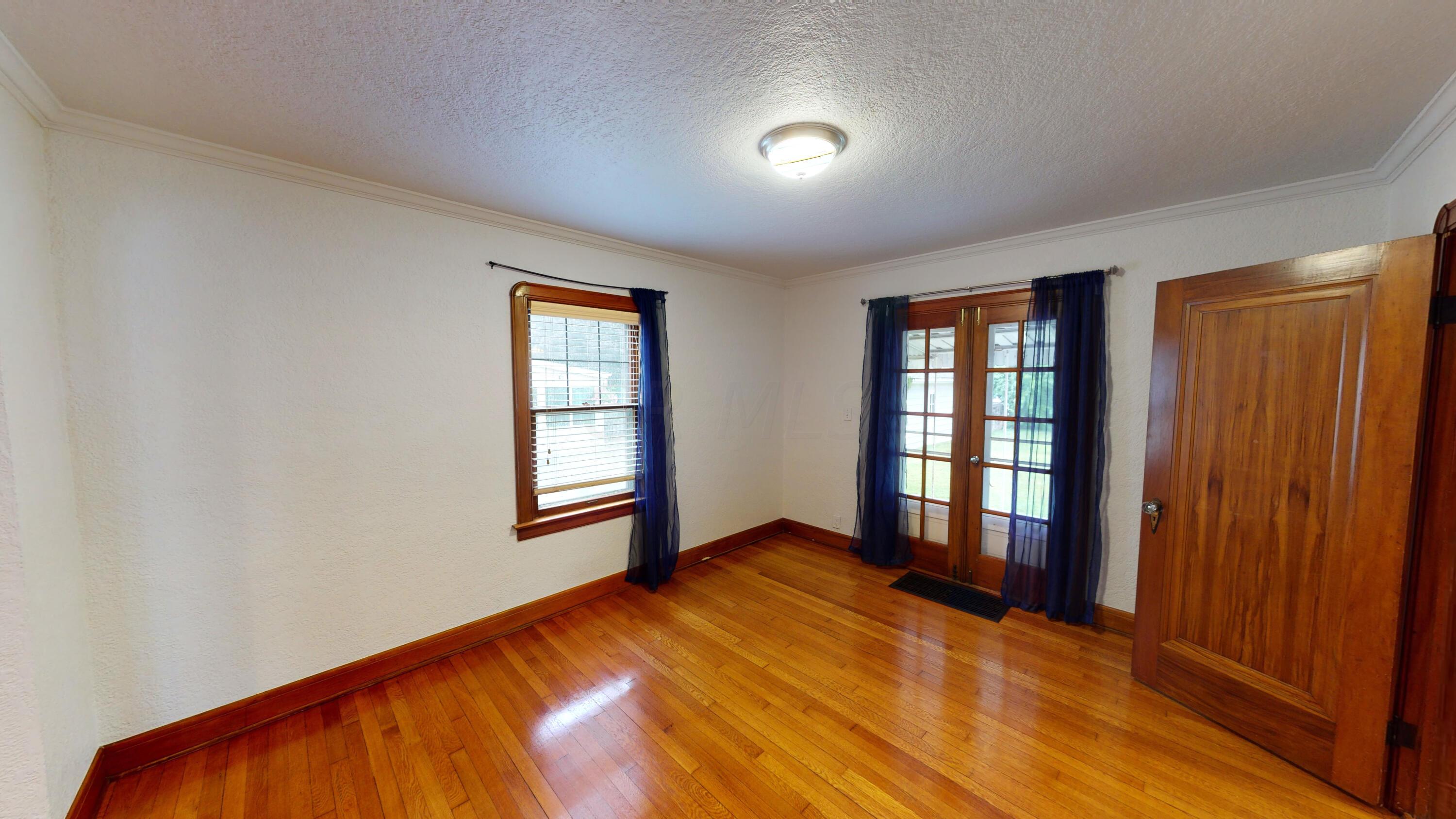 220 Jefferson Road Newark, OH 43055 - Photo 18 of 37 Dining Room