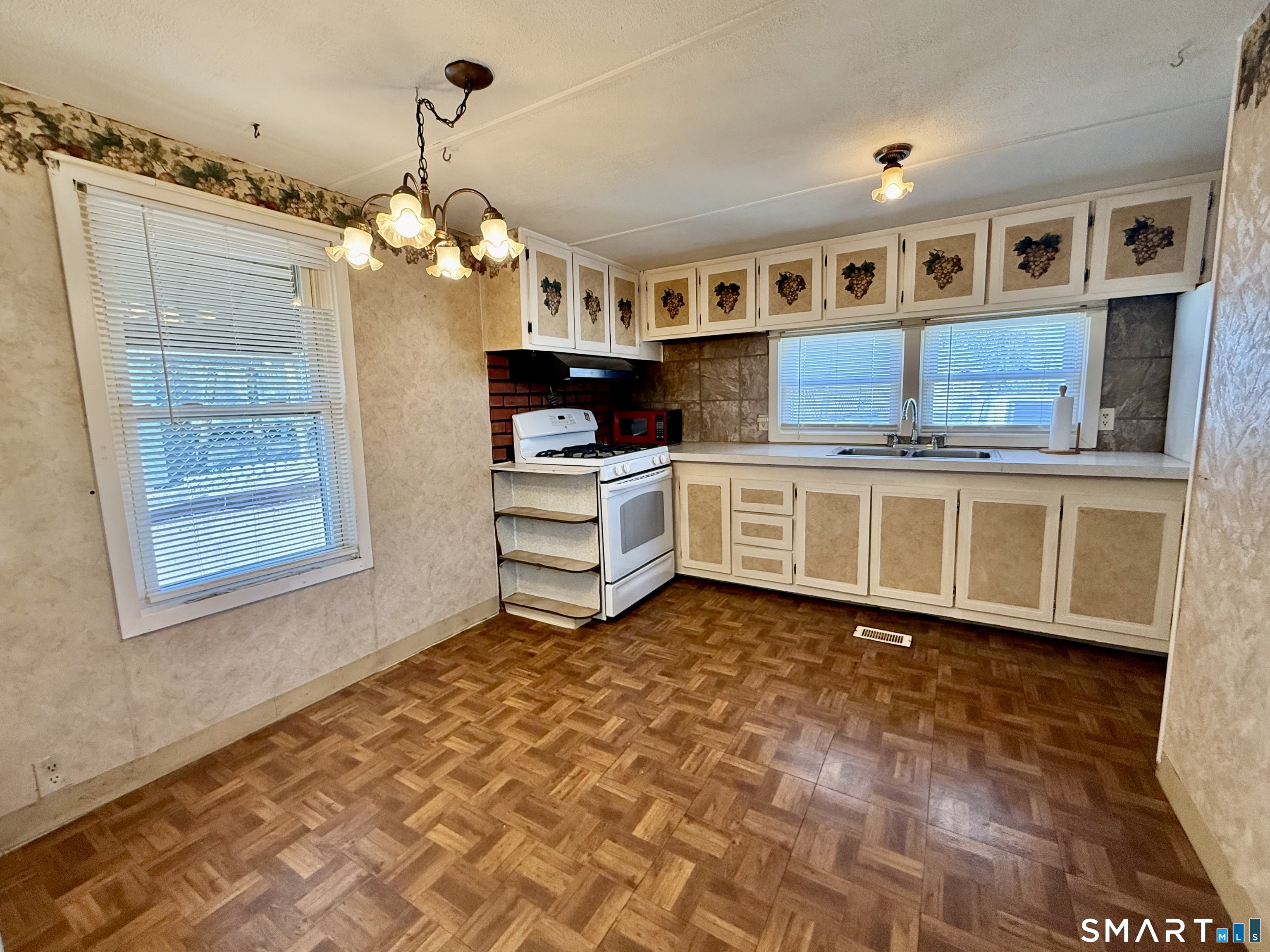 9 N Road East Windsor, CT 06088 - Photo 6 of 20 Gallery Image 6