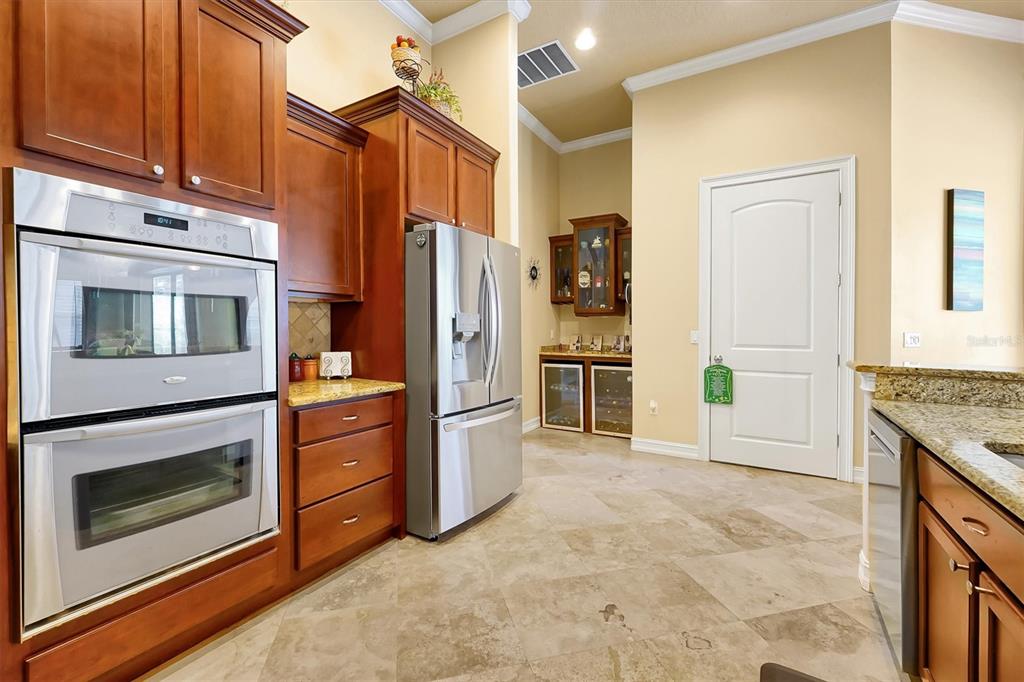 12012 Rambling Oak Boulevard Orlando, FL 32832 - Photo 11 of 68