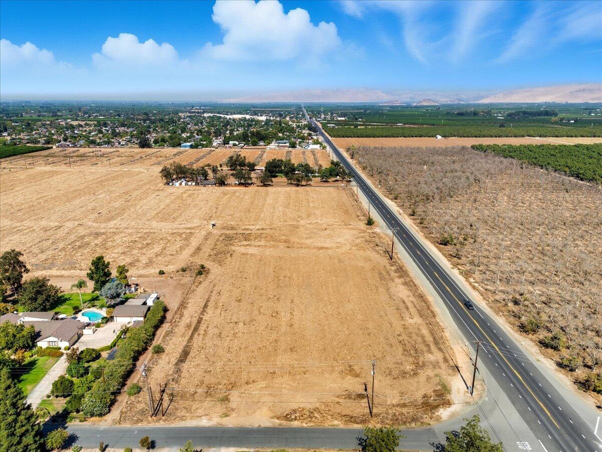 160 Rd Ivanhoe Ca Ivanhoe, CA 93235 - Photo 11 of 20 16