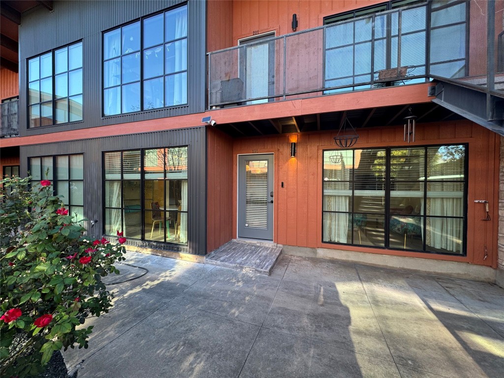 400 East 30th Street, Unit 101 Austin, TX 78705 - Photo 1 of 27 Doorway to property with a patio