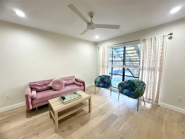 $2,595 | 400 East 30th Street, Unit 101, Austin, TX 78705