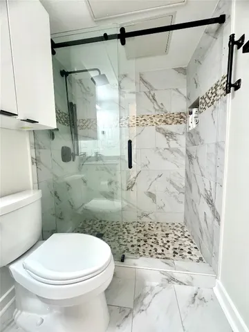 $2,595 | 400 East 30th Street, Unit 101, Austin, TX 78705