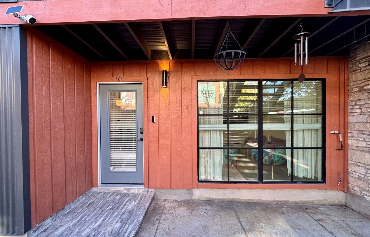 400 East 30th Street, Unit 101 Austin, TX 78705 - Photo 2 of 27 Entrance to property featuring a porch