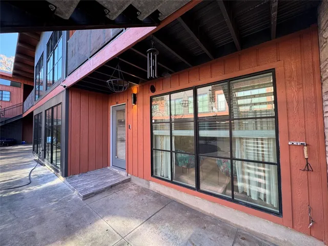 $2,595 | 400 East 30th Street, Unit 101, Austin, TX 78705