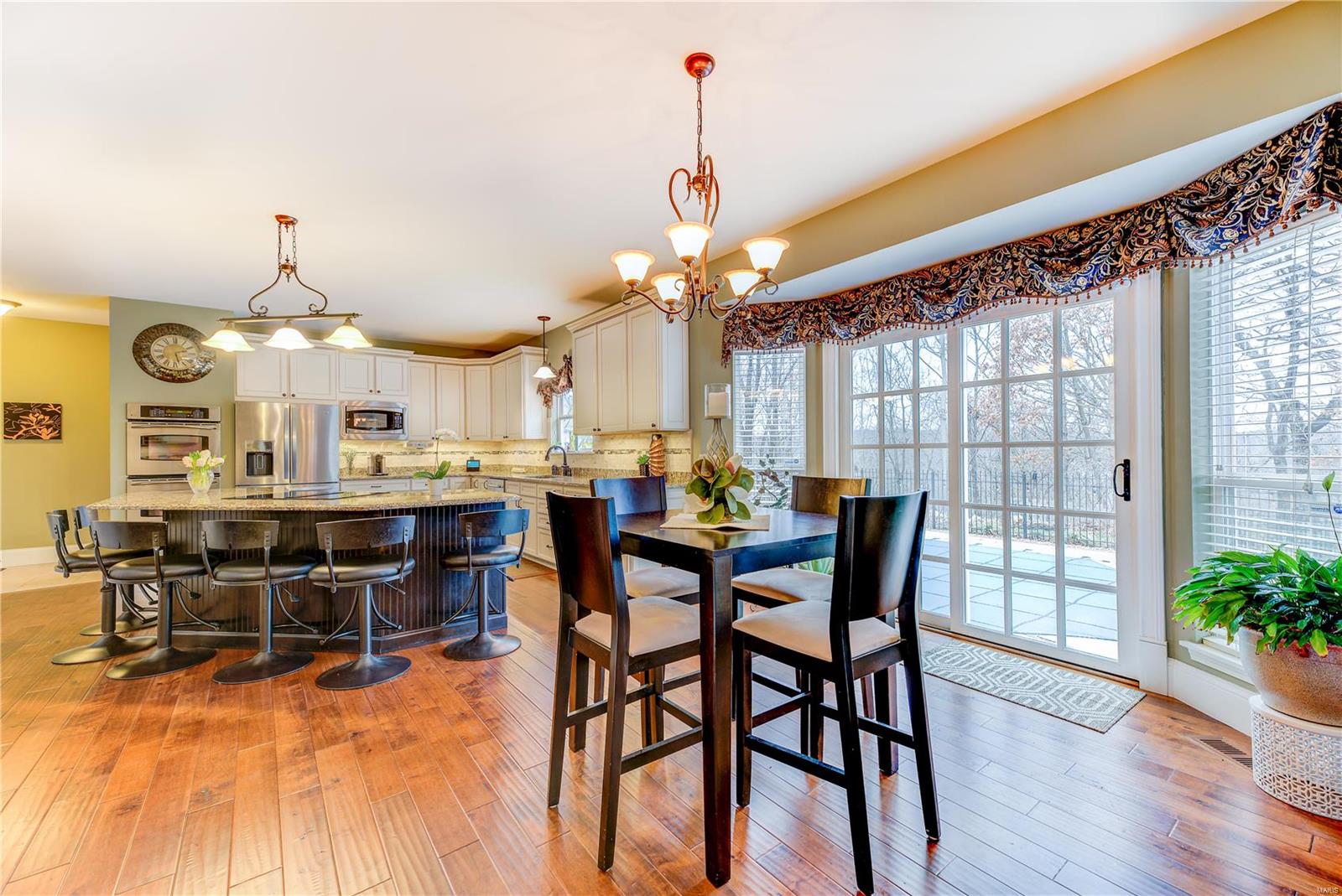 577 Castle Ridge Drive Ballwin, MO 63021 - Photo 9 of 31 Gallery Image 9