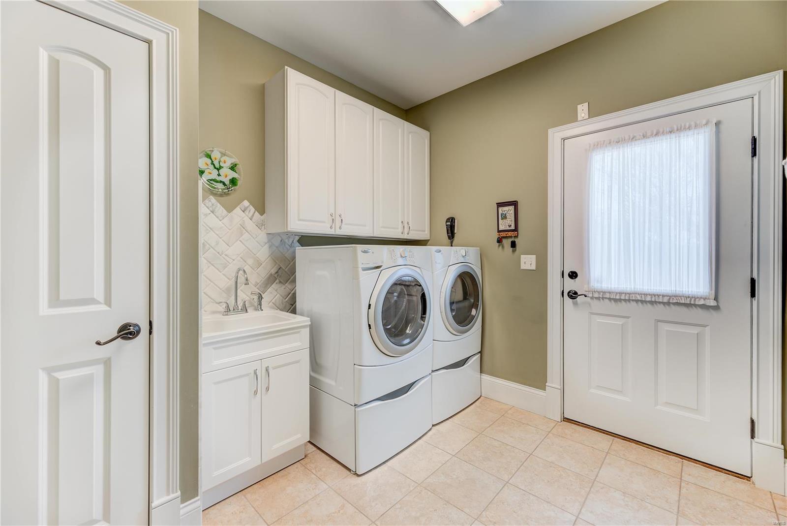577 Castle Ridge Drive Ballwin, MO 63021 - Photo 10 of 31 Gallery Image 10