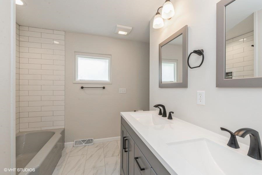 2425 Rural Street Rockford, IL 61107 - Photo 10 of 12 Gallery Image 10