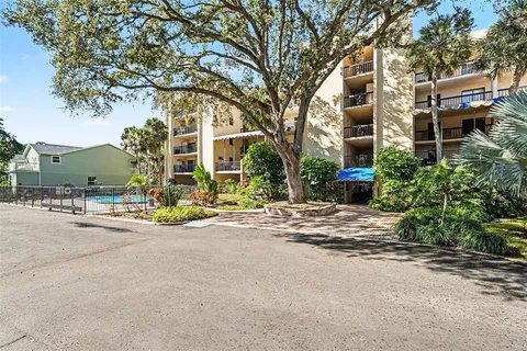 $184,900 | 303 Tarpon Point, Tarpon Springs, FL 34689
