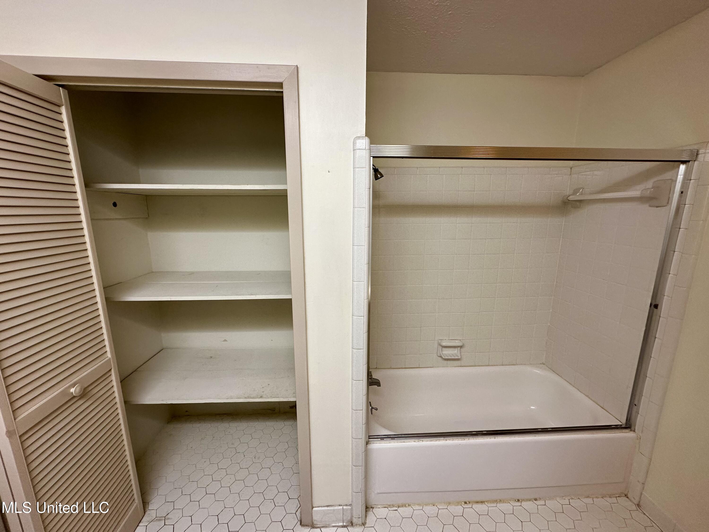 1301 Beverly Drive Clinton, MS 39056 - Photo 34 of 47 IMG_2573