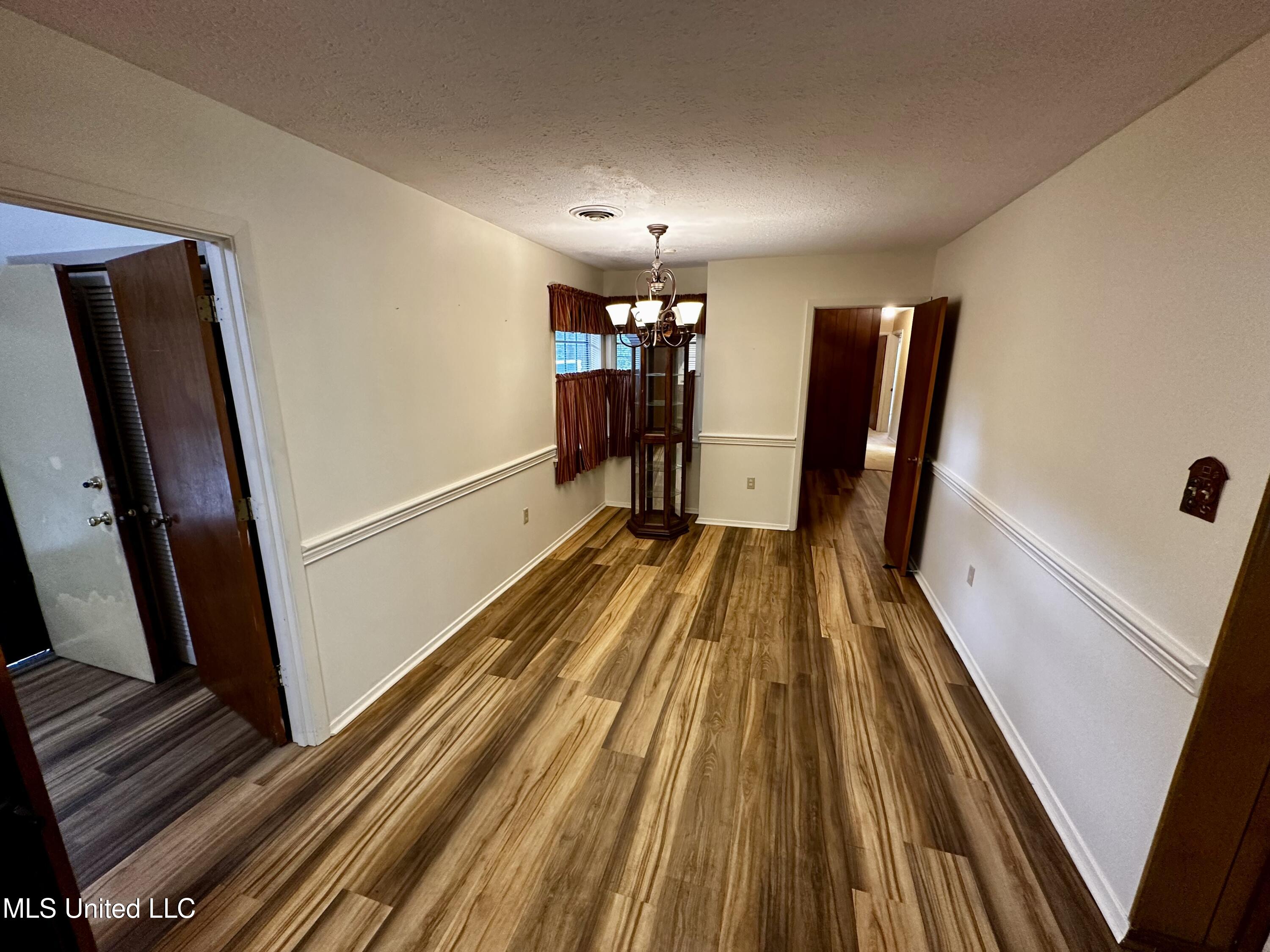 1301 Beverly Drive Clinton, MS 39056 - Photo 10 of 47 IMG_2546