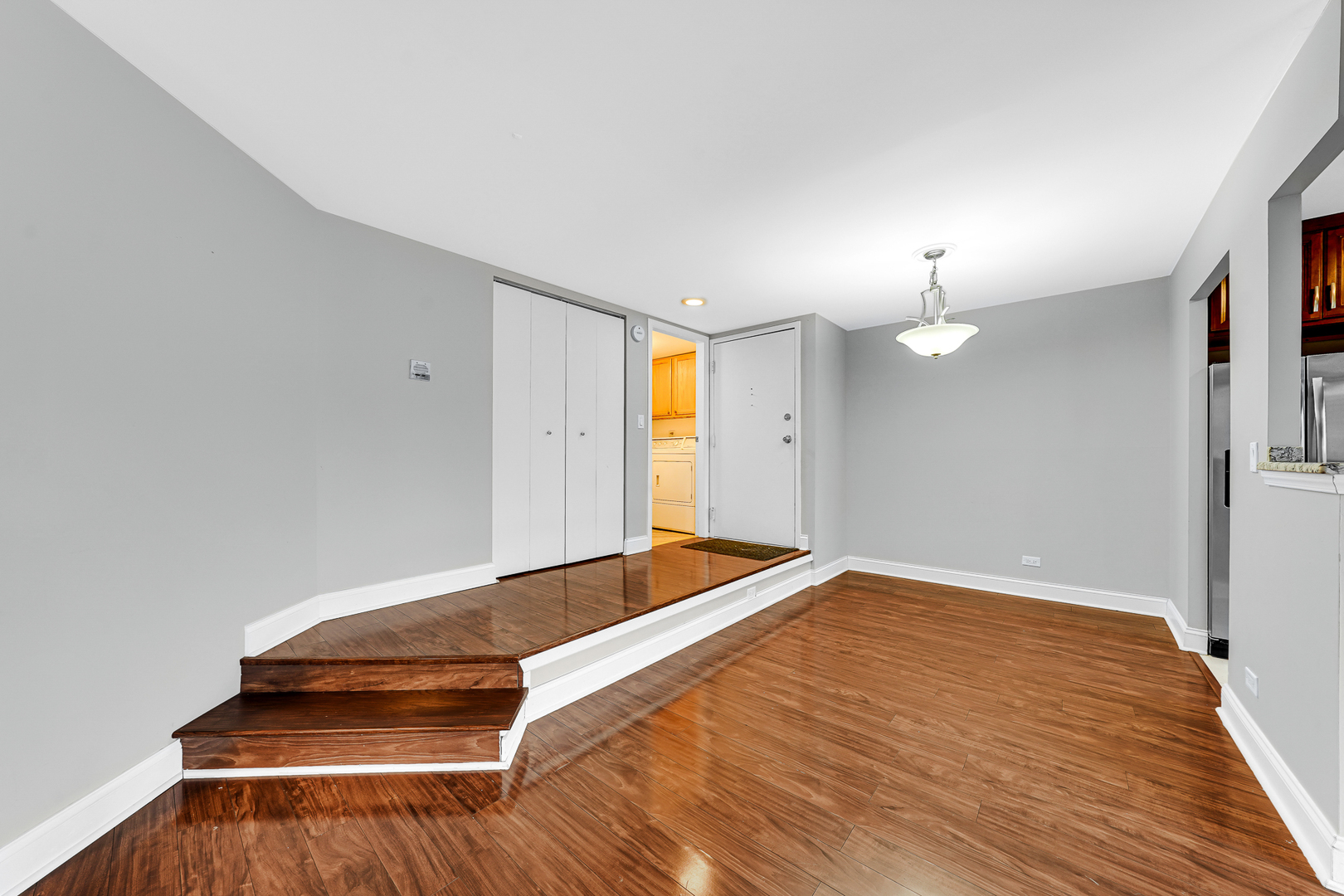 752 Rodenburg Road, Unit 1A Roselle, IL 60172 - Photo 5 of 21 Gallery Image 5