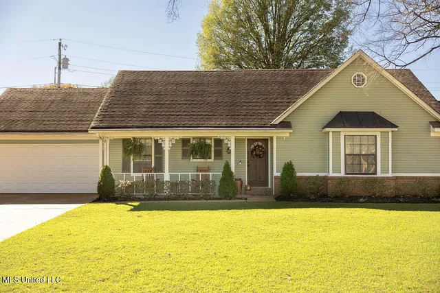 $274,900 | 9811 Cherokee Drive, Olive Branch, MS 38654