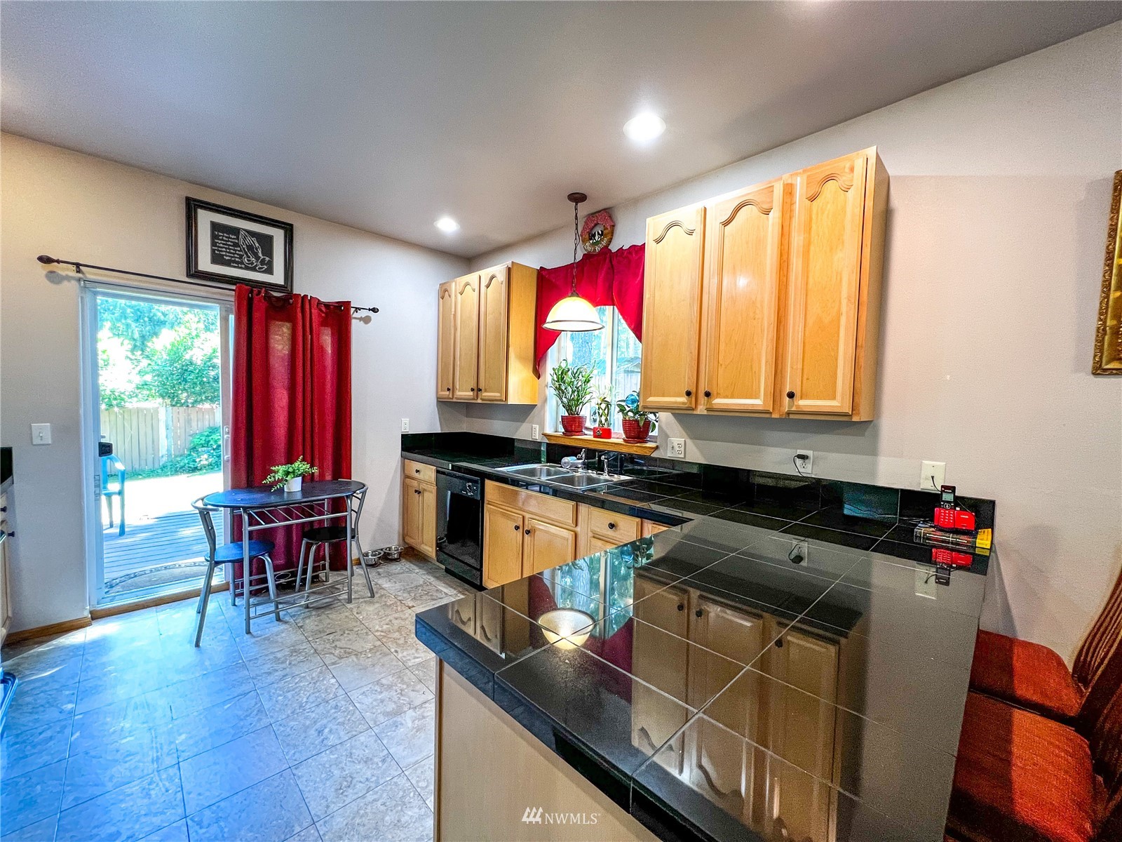 6256 Shamrock Road Maple Falls, WA 98266 - Photo 12 of 35 Gallery Image 12